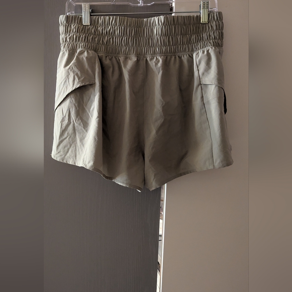 CALIA Women's Lightweight Lined Elastic Waist Shorts Size medium